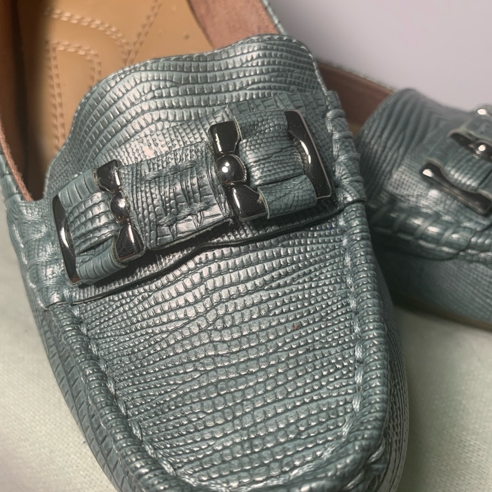 Naturalizer Textured Loafers in Metallic Blue